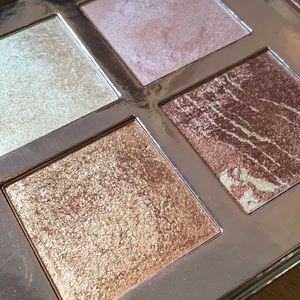 Revolution Face Quad IGNITE Highlighting Powder NU